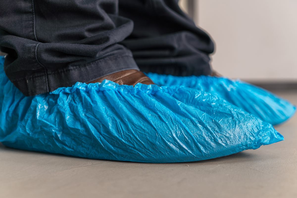 Cubre zapatos para trabajar en aplicaciones de microecmento sin manchar