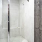 LuxuryCiment microcemento en zona húmeda de un baño