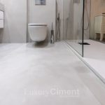 suelo de microcemento en baño